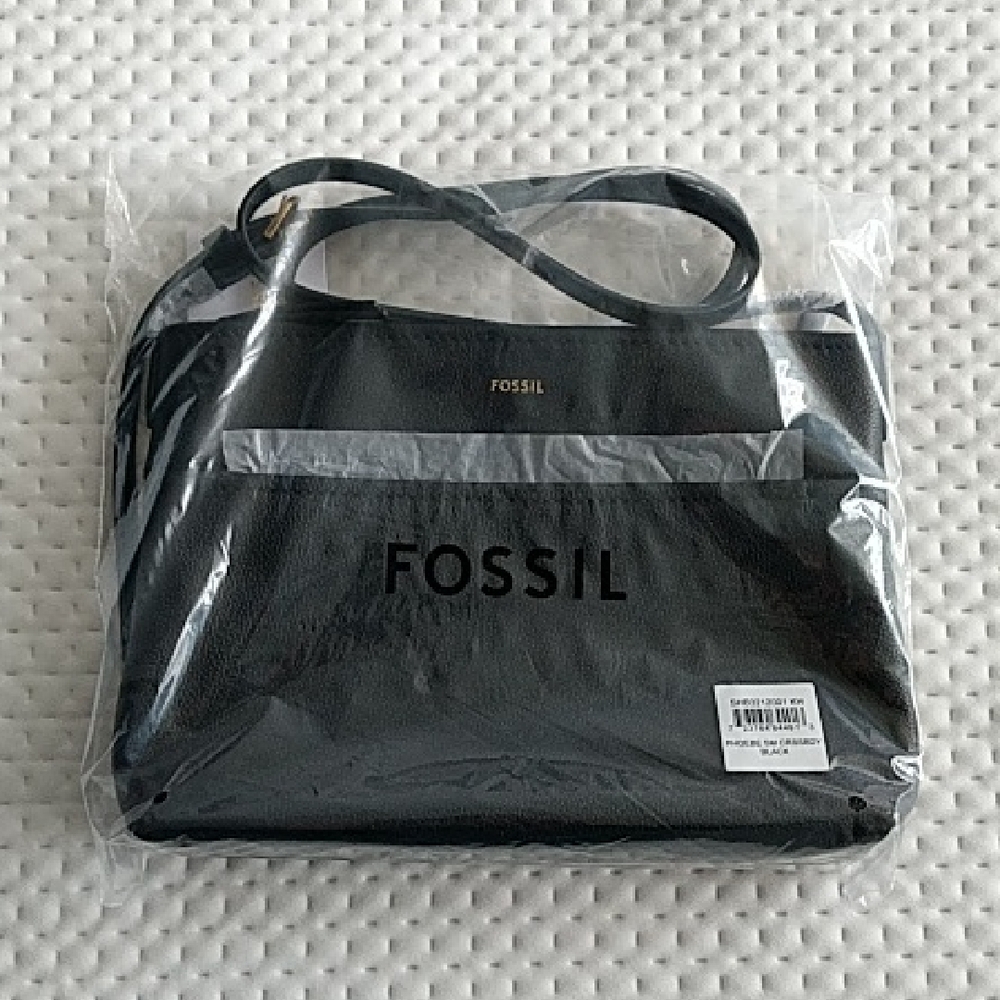 BNWT Fossil Leather Crossbody Purse with Wallet